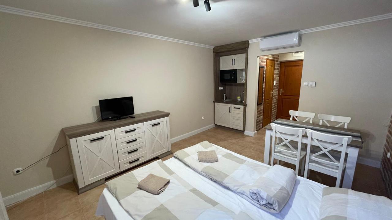 Dalma Apartment Gyula Eksteriør bilde
