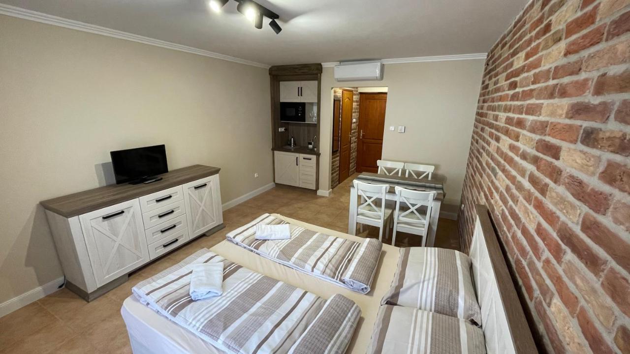 Dalma Apartment Gyula Eksteriør bilde