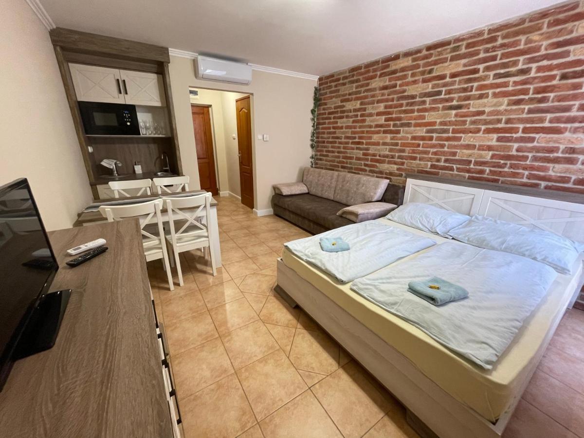 Dalma Apartment Gyula Eksteriør bilde