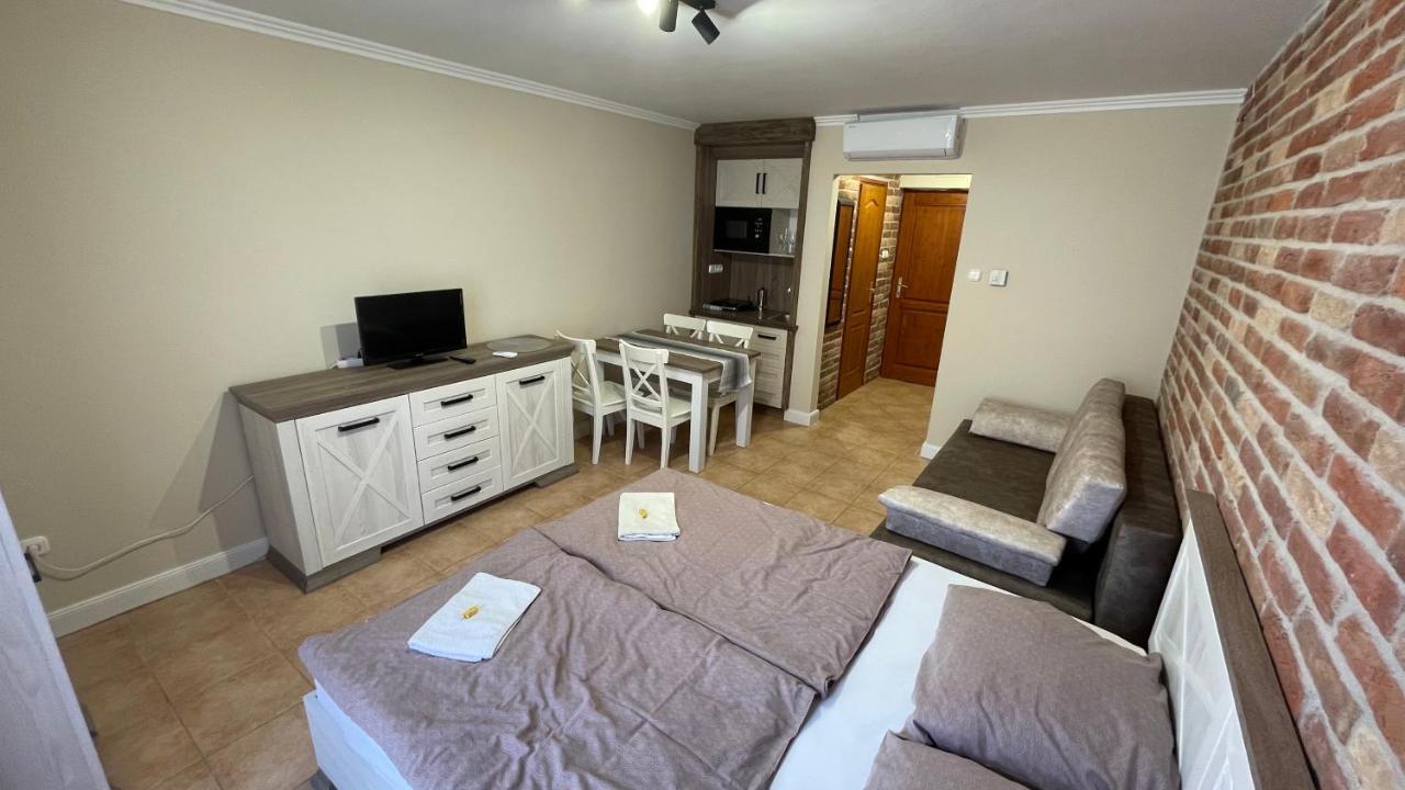 Dalma Apartment Gyula Eksteriør bilde